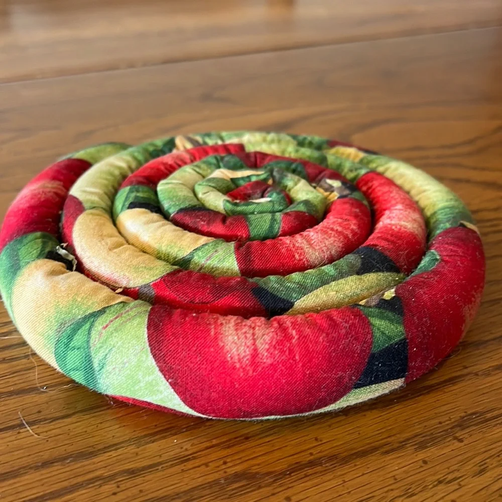 Handmade hot pad, red, green, cream fruit pattern, thick spiral pot holder - Picture 2 of 3